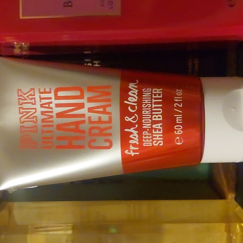 Victoria’s Secret PINK Fresh & Clean